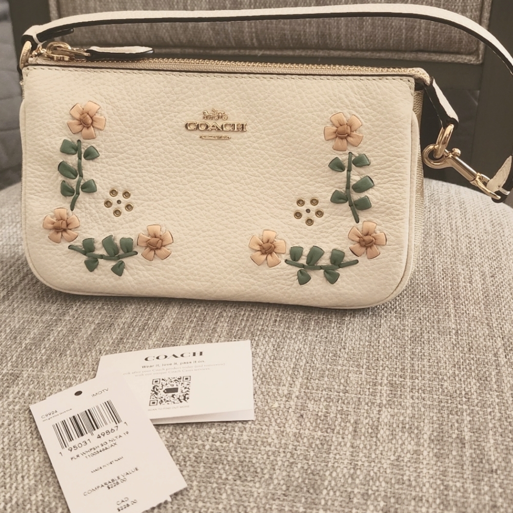 Coach Nolita 19 in Signature Canvas with Floral Whipstitch